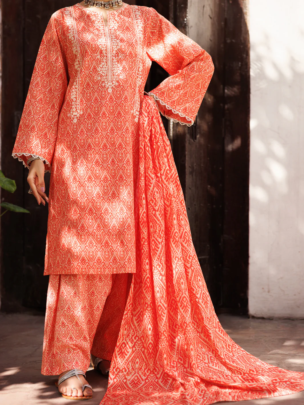 RED WHITE LAWN 3PC STITCHED | ALP-3PS-2129/S FB-2129A