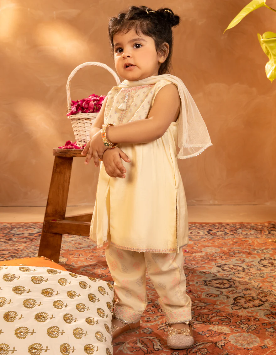 OFF WHITE COTTON SILK 3PC STITCHED | JGK-S-JIF-25-1702 FB/IRIS-02