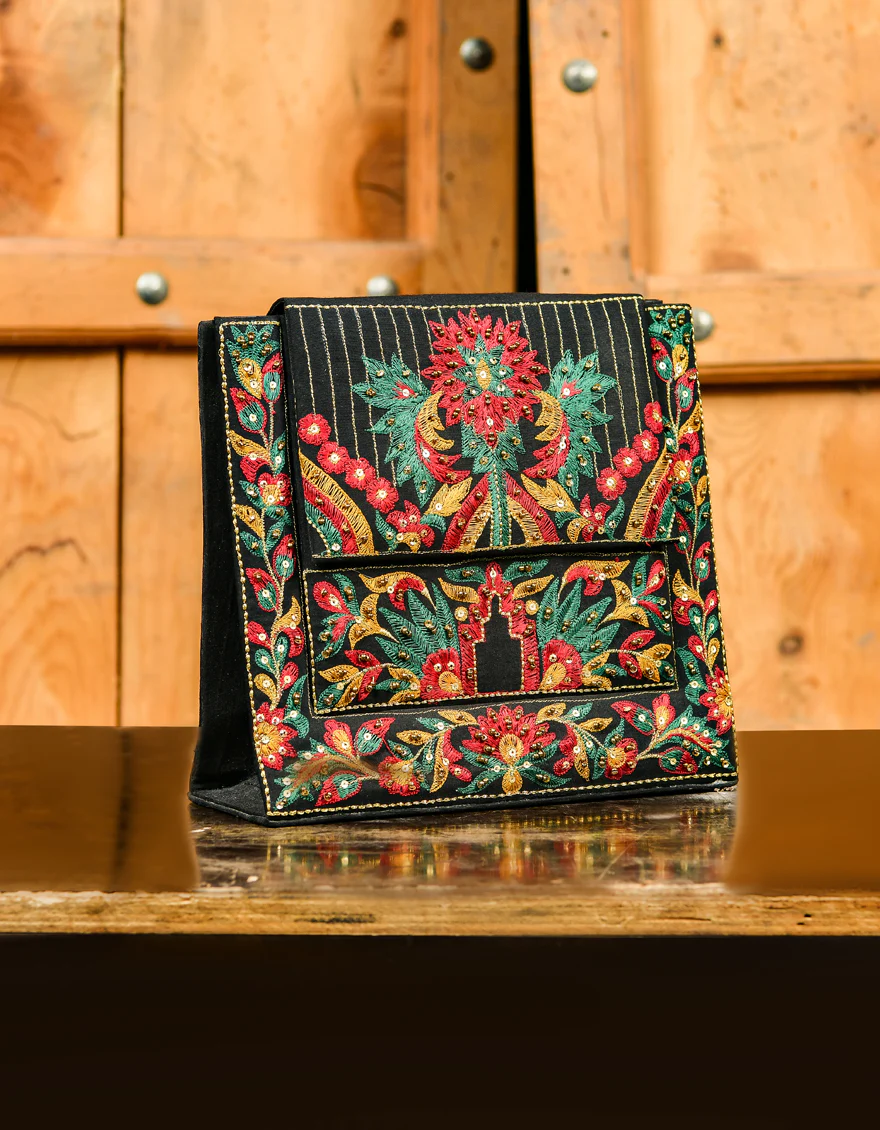 BLACK HANDBAG | JJIBL-US-22-007 FB/FF-037