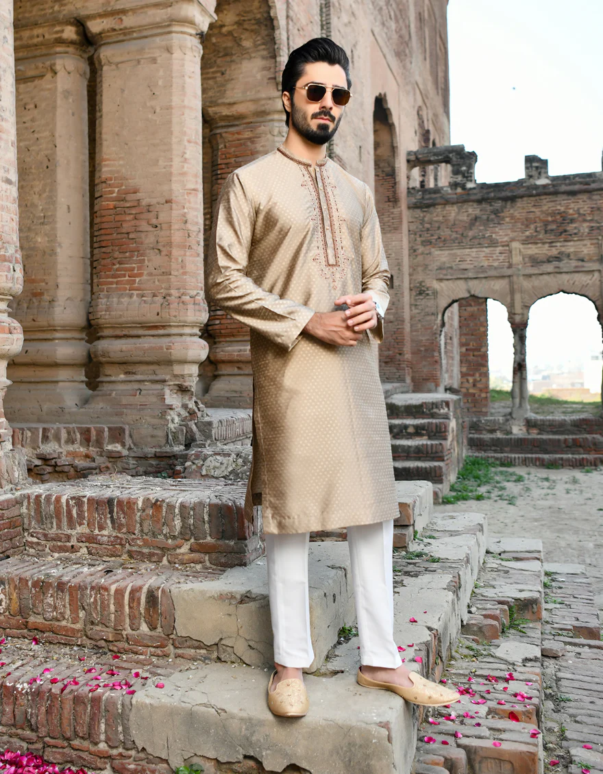 GOLDEN KURTA | JJK-SP-US-44194/A23/JJ8476-FL