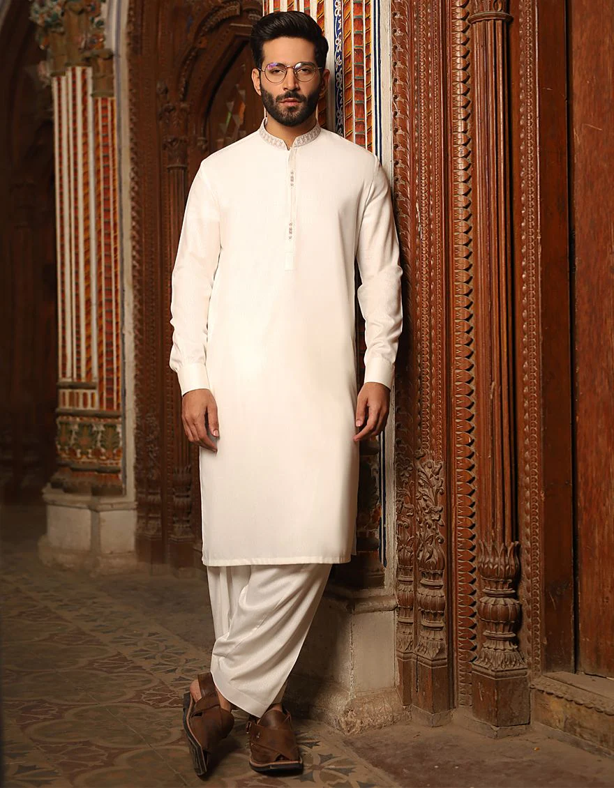 WHITE KAMEEZ SHALWAR | JJKS-A-US-34047/S21/JJ6885