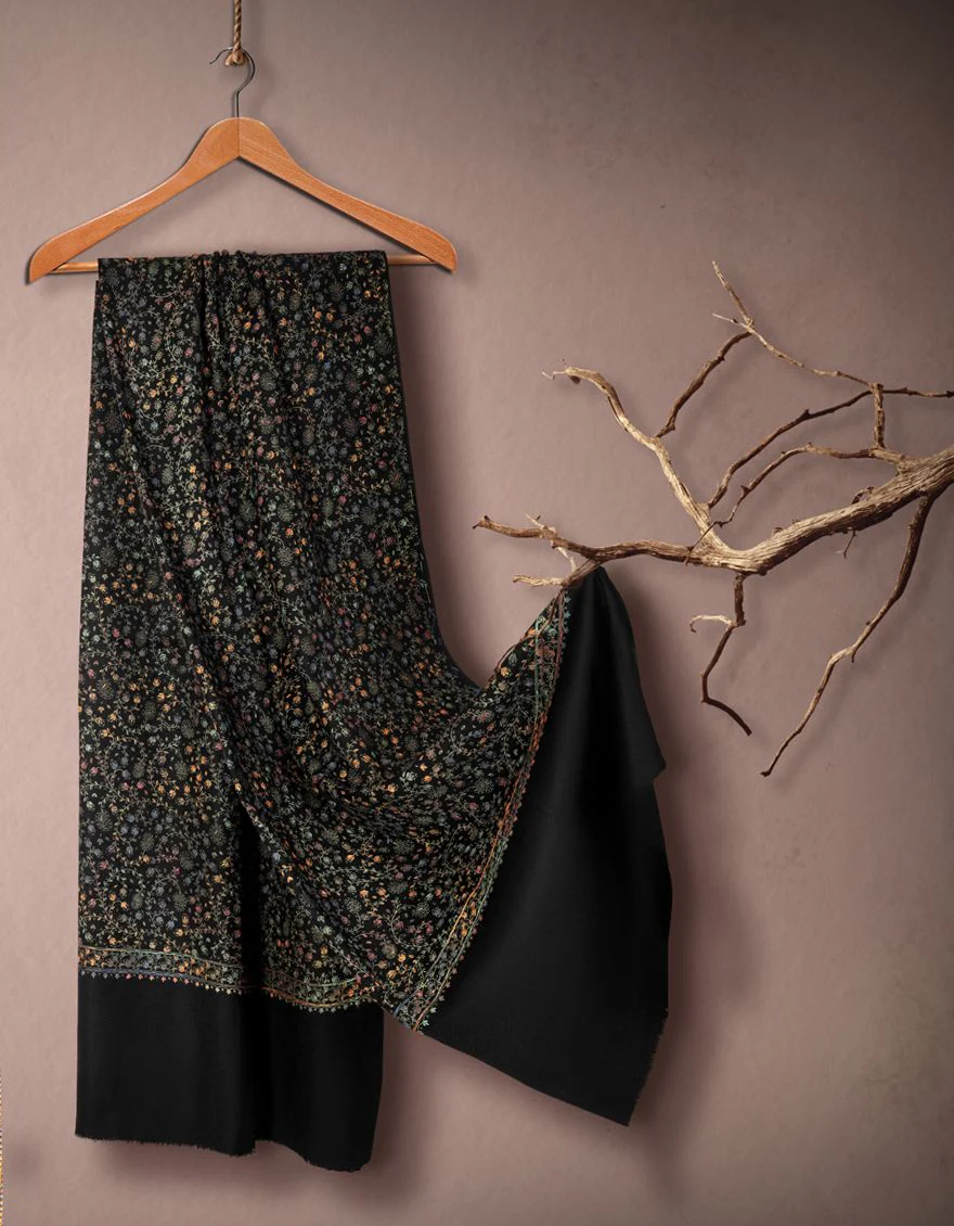 BLACK SHAWL | JSH-SHW-US-21-0022 FB/BLOCK KARI