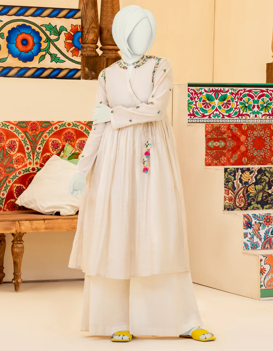 OFF WHITE TEXTURED KURTI | JYGK-YGKL-S-US-132-22 FB/WHITE-1-22-T