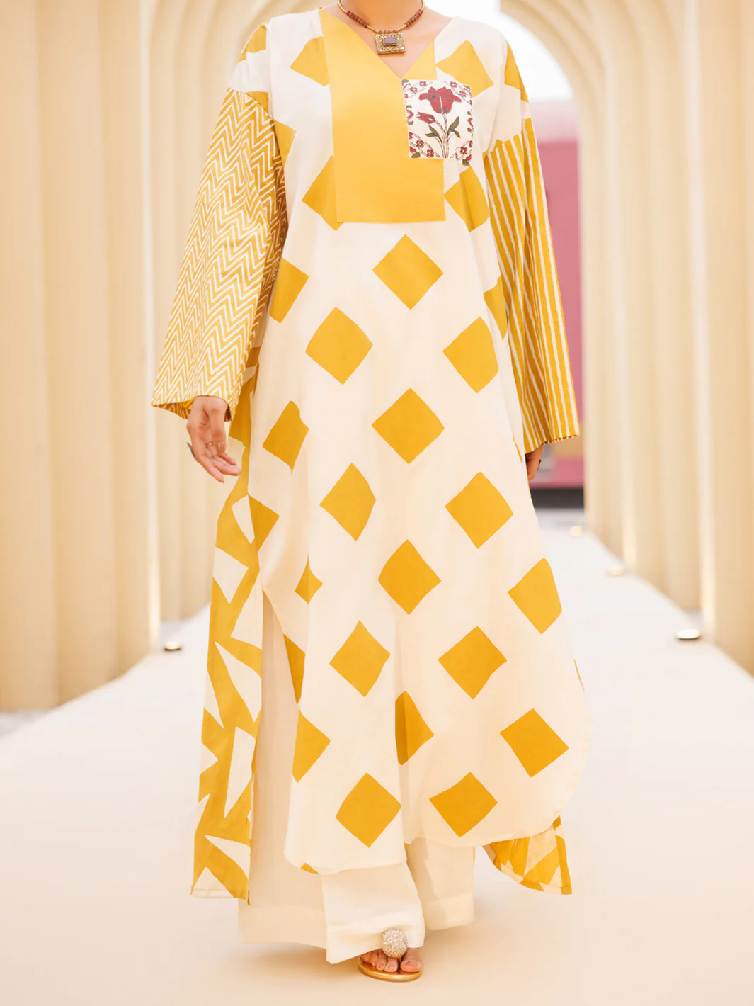 WHITE LAWN 2PC STITCHED | AL-2PS-LKS-1162/FB-1162A