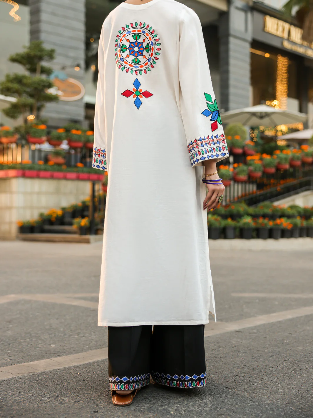 WHITE LAWN KURTI | AL-LK-1168/FB-1168A - Image 3