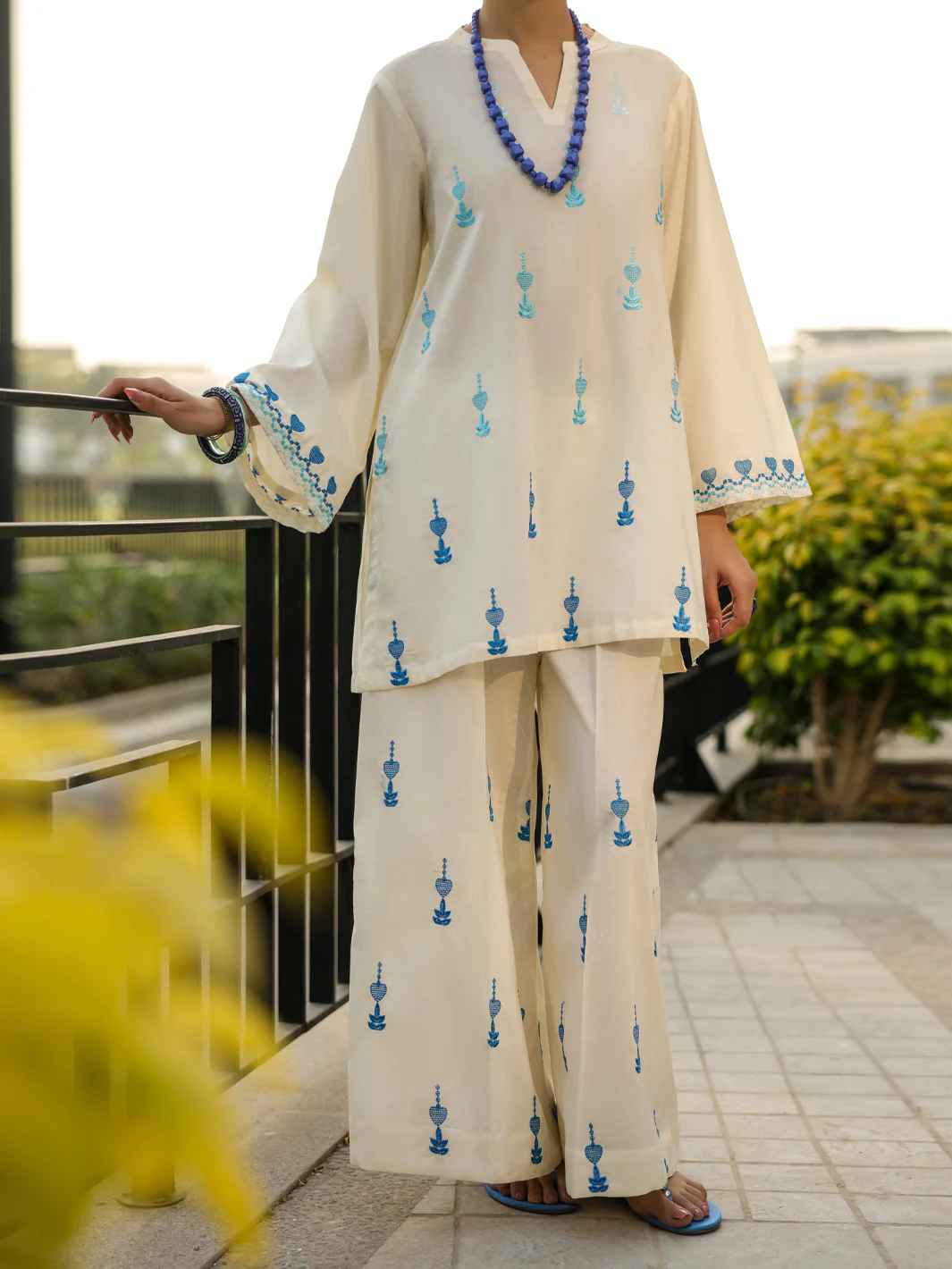 WHITE LAWN 2PC STITCHED | ALP-2PS-LKS-2538/FB-2538A